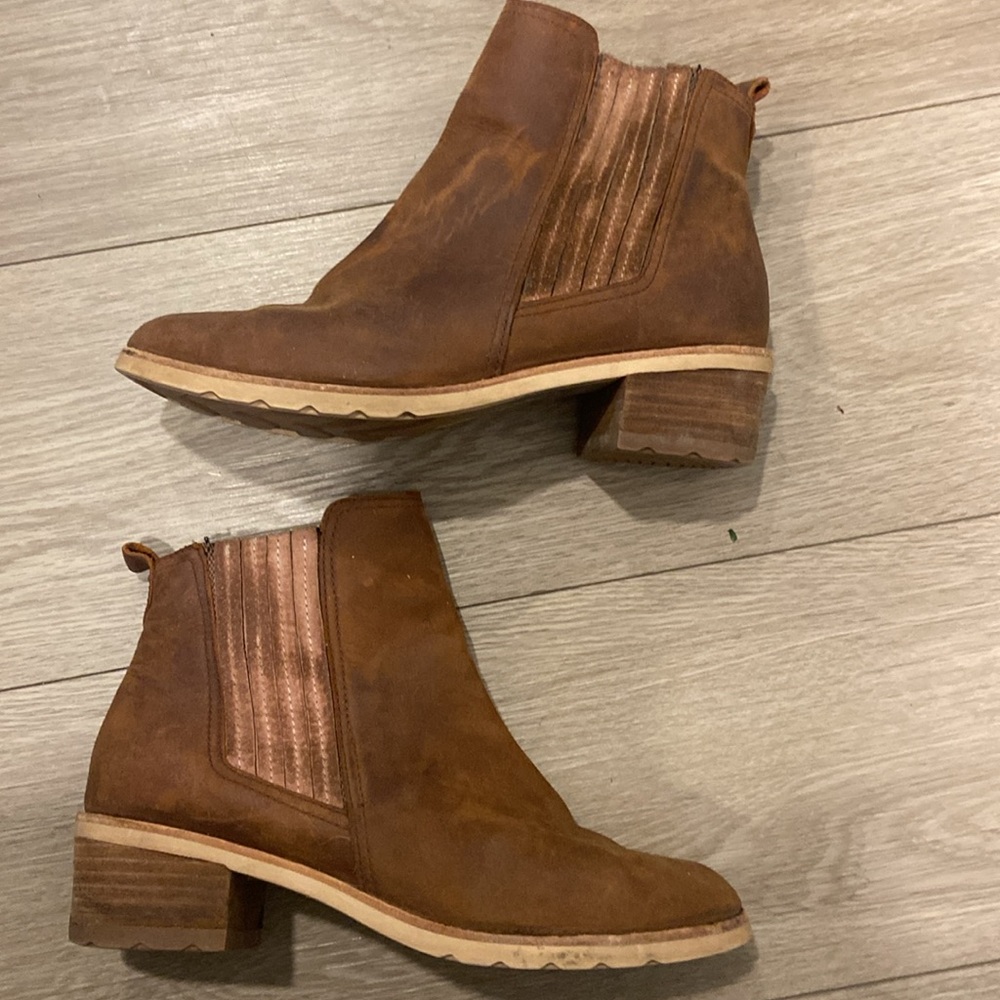 Reef leather bootie